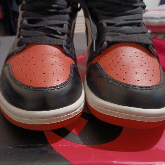 Jordan 1 Retro high OG      Shattered backboard SOLD OUT - Picture 2 of 6